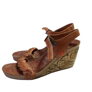 ART Leather Hand Paint Tan Color  Sandals Size 7